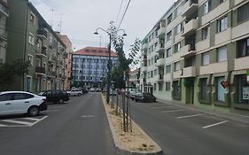 Central White Apartment